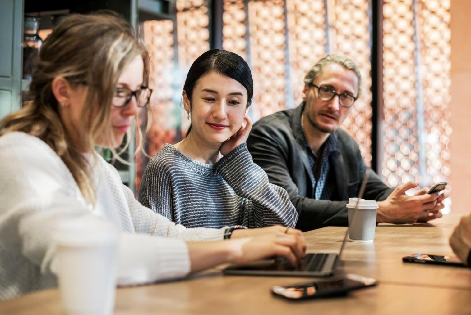 oroverpocervia Investmentgemeinschaft Büro und Arbeitsbereich